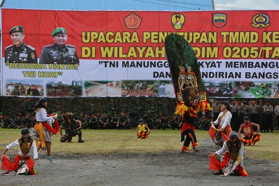 Tarian Ponorogo Meriahkan Penutupan TMMD Di Tanah Karo Sumut